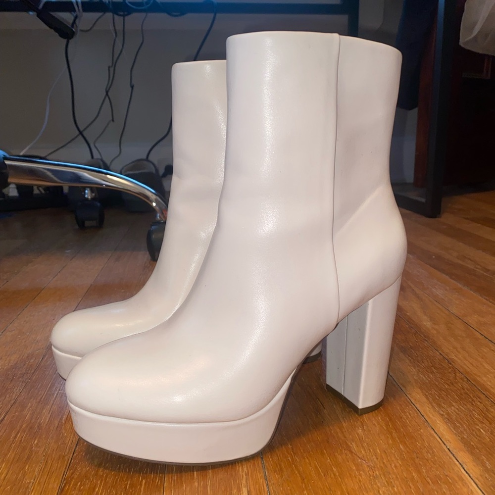 Women white ankle boots